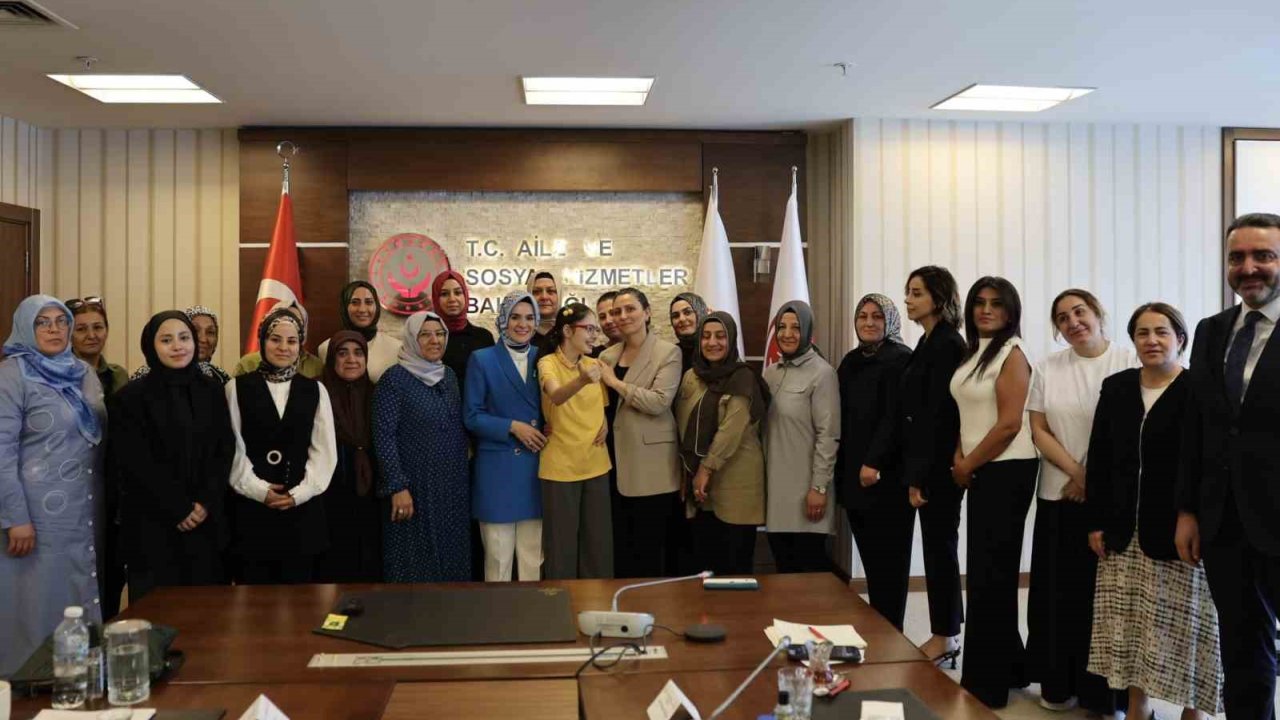 Bakan Göktaş, Şehit Eşleriyle Bir Araya Geldi