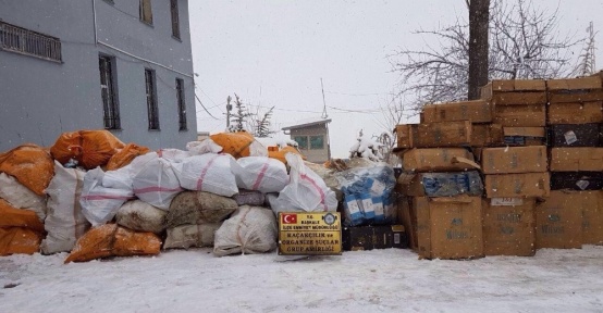 Başkale’de kaçak sigara operasyonu