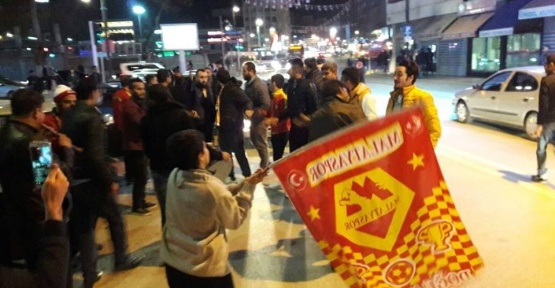 Evkur Yeni Malatyasporlu taraftarlar şampiyonluk havasına girdi