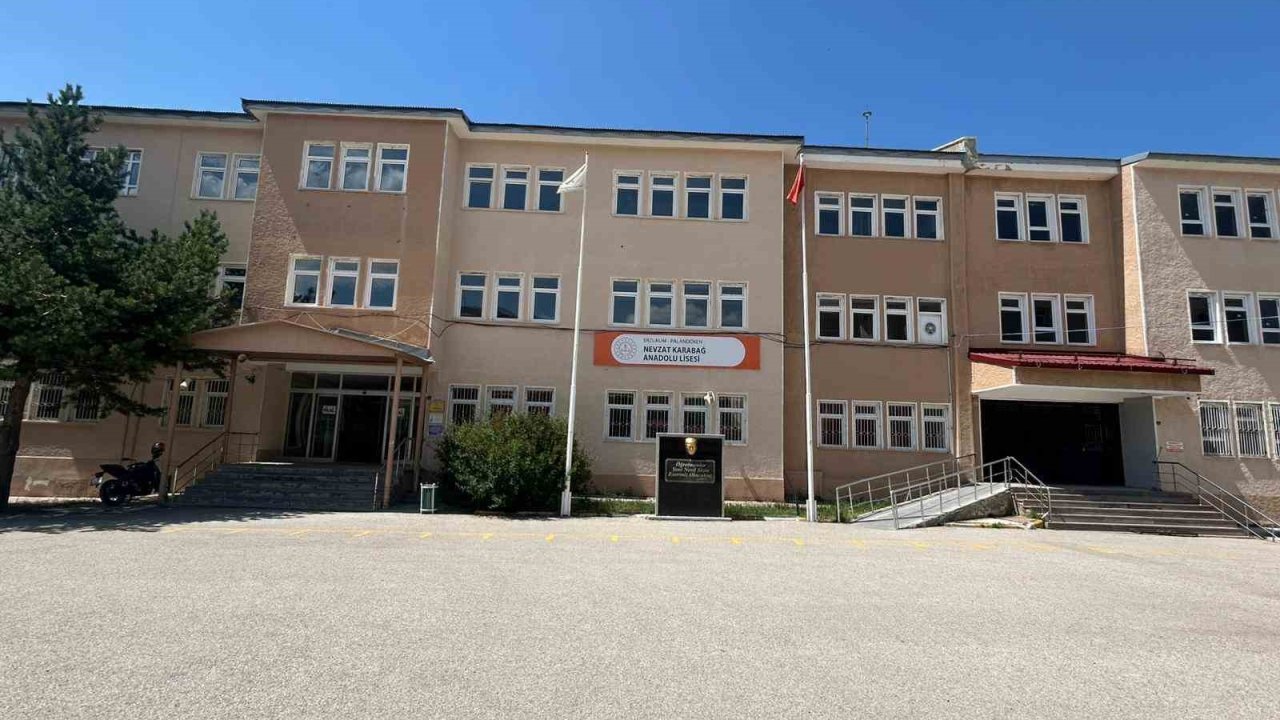 Nevzat Karabağ Anadolu Lisesi Başarılara İmza Atıyor