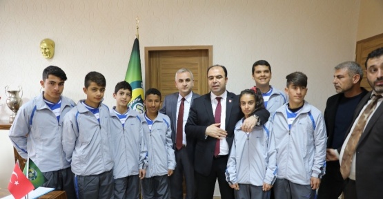 Başkan Çiftçi dereceye giren sporcuları tebrik etti