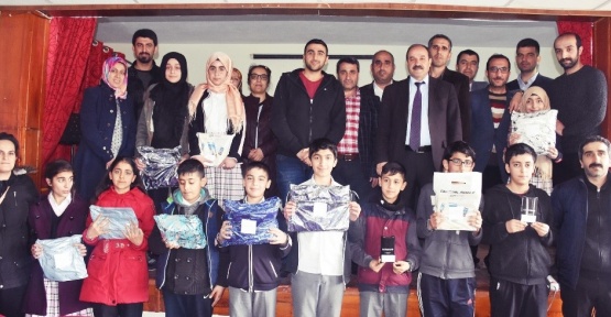 Genç’te en çok kitap okuyan öğrenciler ödüllendirildi