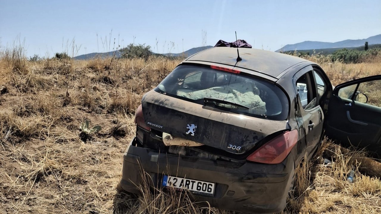 Konya’da Kontrolden Çıkan Otomobil Ekin Tarlasına Savruldu: 4 Yaralı