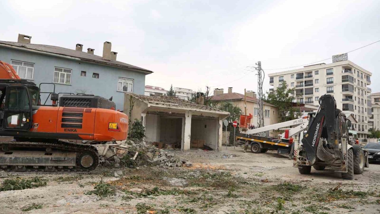 Terzioğlu Caddesi’ndeki Çalışmalarda İmar Planı Uygulanıyor