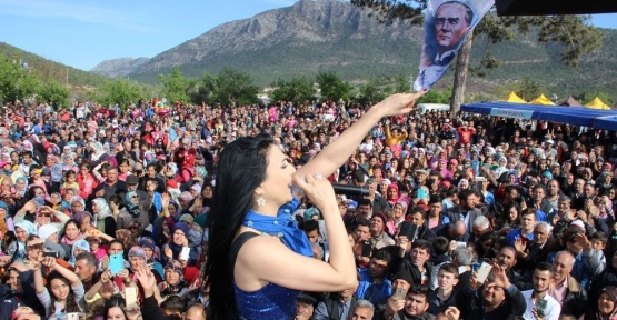 Silifke’de Çağla Festivali