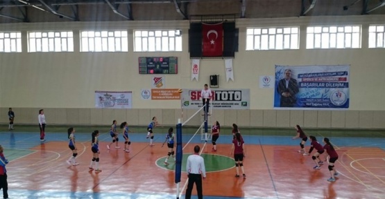 ANALİG Voleybol yarı finalleri tamamlandı