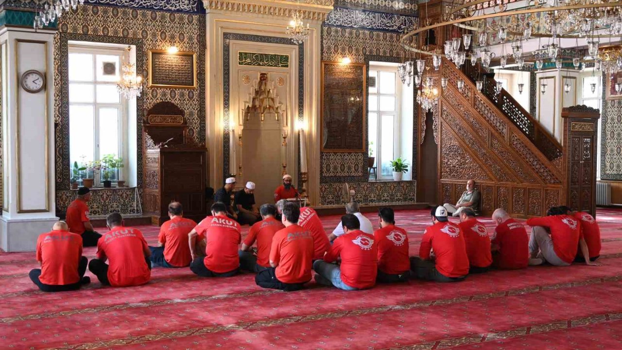 Akut’tan Orman Yangını Şehitleri İçin Mevlit Programı