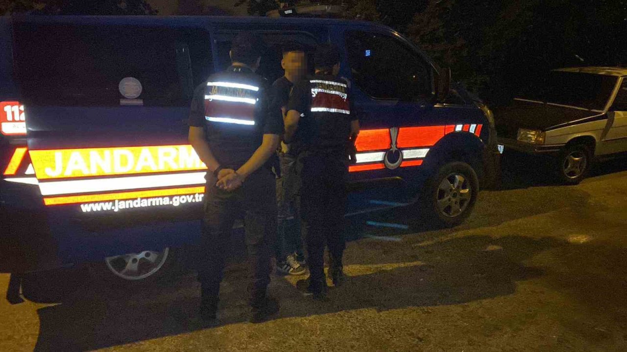 Jandarma Adım Adım Takip Etti, Yüklü Miktarda Uyuşturucu Ele Geçirildi