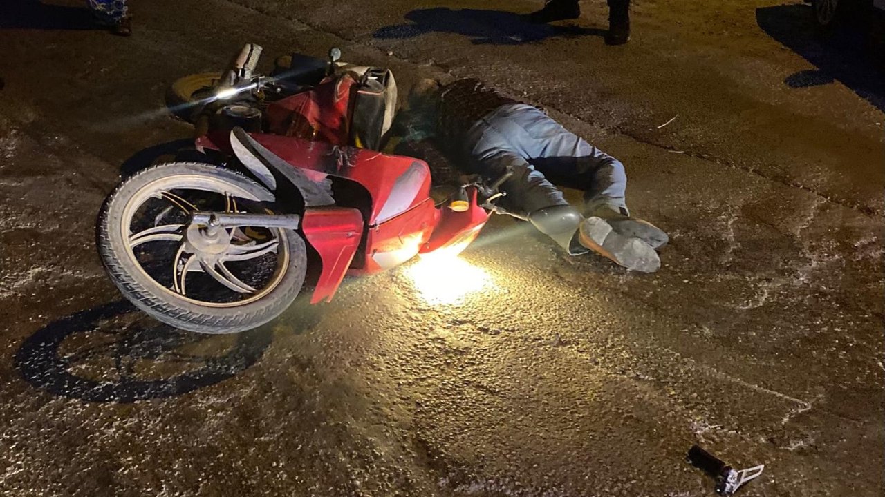 Motosiklet Park Halindeki Motosiklete Çarptı: 1 Ağır Yaralı