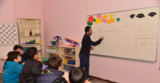 Matematik ve Akıl Oyunları Atölyesi 120 çocukla açıldı
