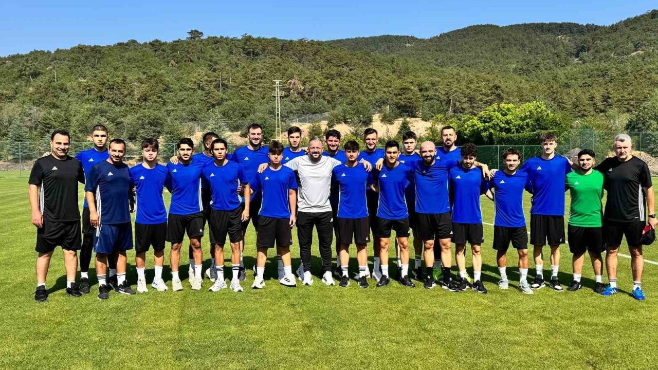 Anadolu Üniversitesi Futbol Takımı Kızılcahamam’da Kampa Girdi