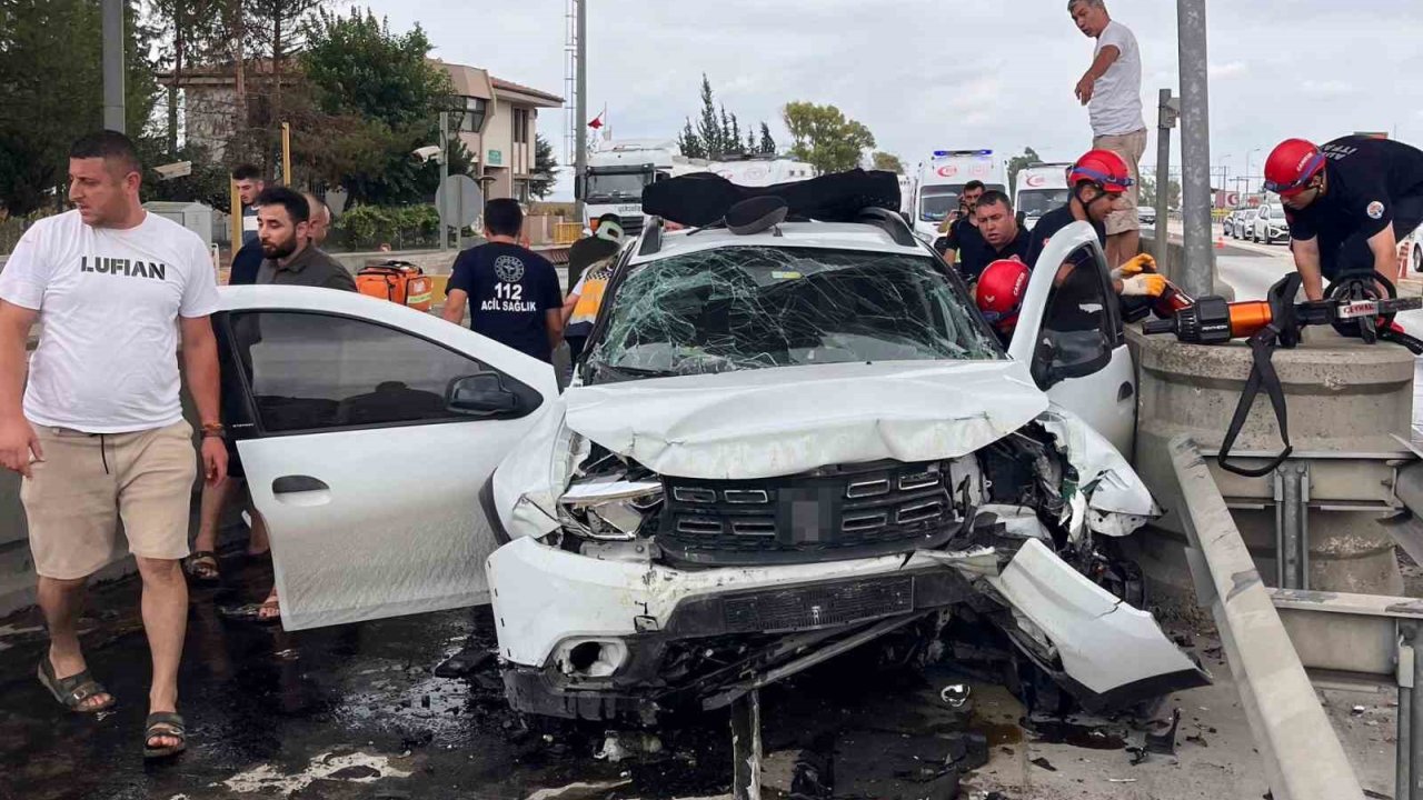 Otoyol Gişesinde Feci Kaza: 1 Ölü, 4 Yaralı