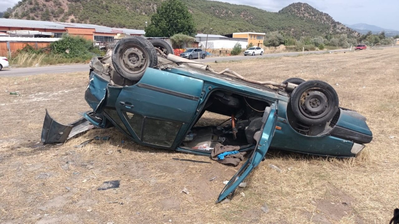 Ters Dönen Otomobilden Sağ Kurtuldu