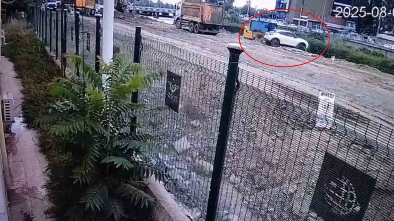 Üç Kişi Ölümden Dönmüştü: Suv Aracın Irmağa Düştü Anlar Güvenlik Kamerasında