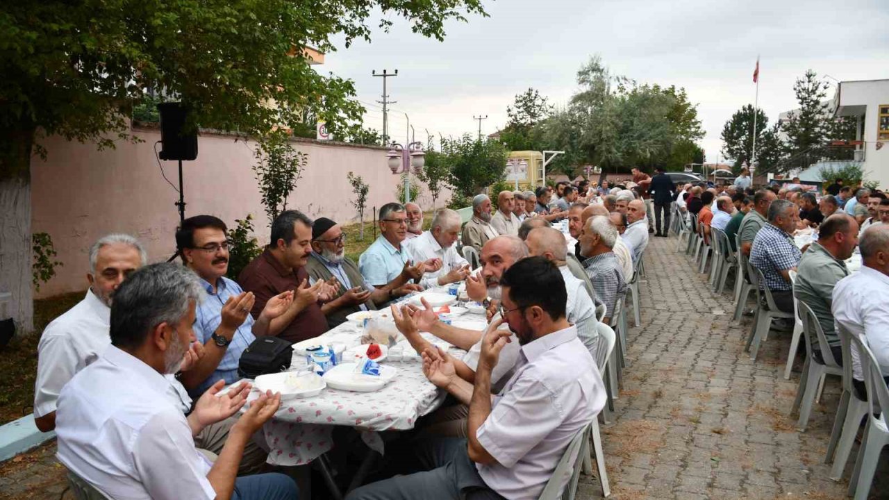 İmam Hatip Lisesi Mezunlarından Pilav Günü Etkinliği