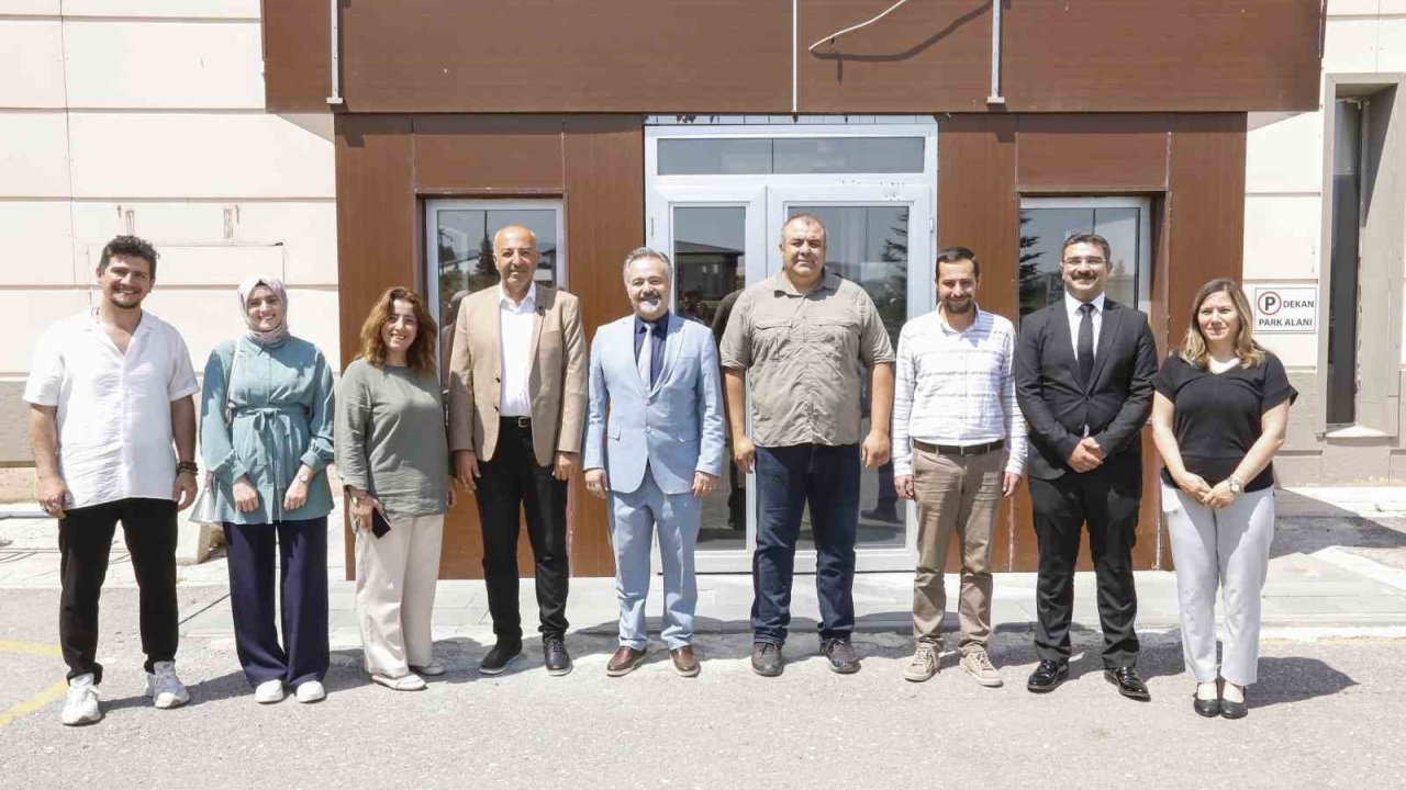 Atatürk Üniversitesi’nde Yenilikçi Projelerle Öne Çıkan Başarılar Destekleniyor