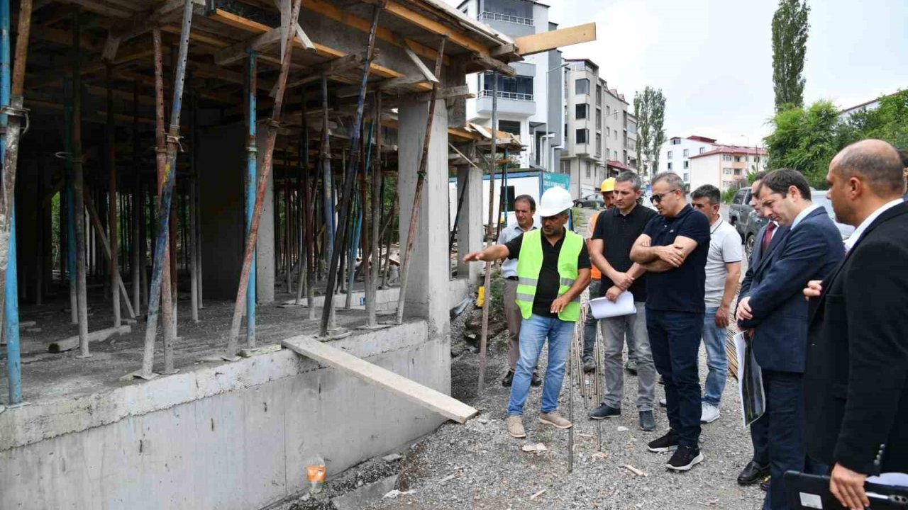 Vali Çiçek, Spor İnşaatlarını Denetledi