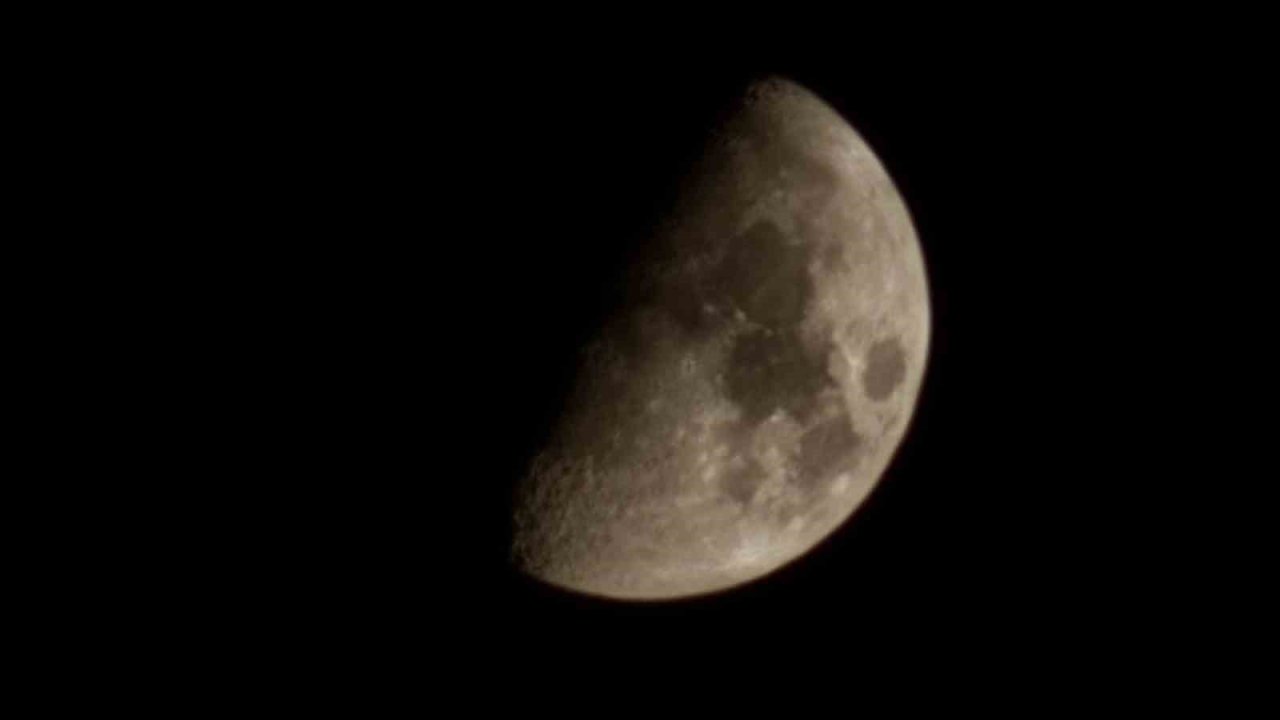 Elazığ’da Yarım Ay Mest Etti