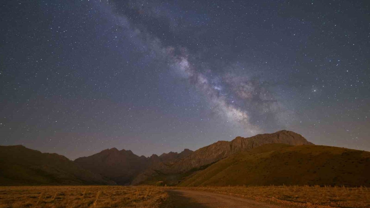 Ay’a Fotoğrafı Gönderilen Türk Astrofotoğrafçı, Aladağlar’ı Görüntüledi