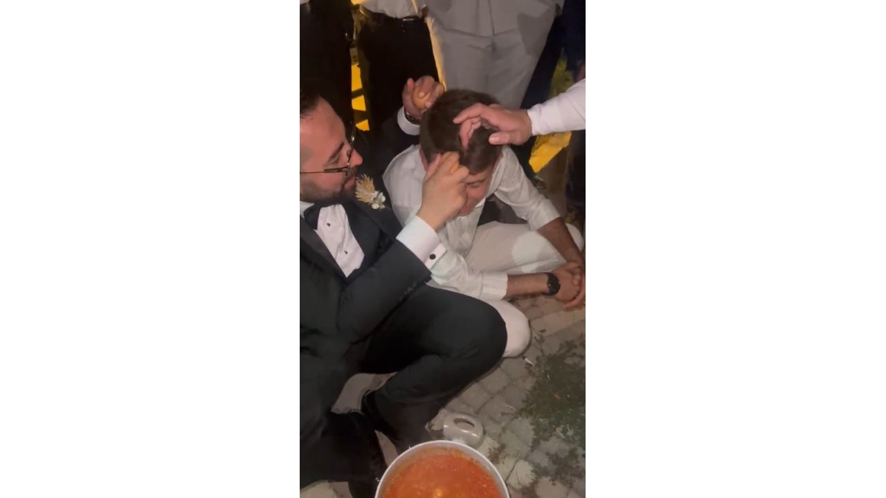 Damadın Menemen Şovu: Yumurtayı Arkadaşının Kafasında Kırdı