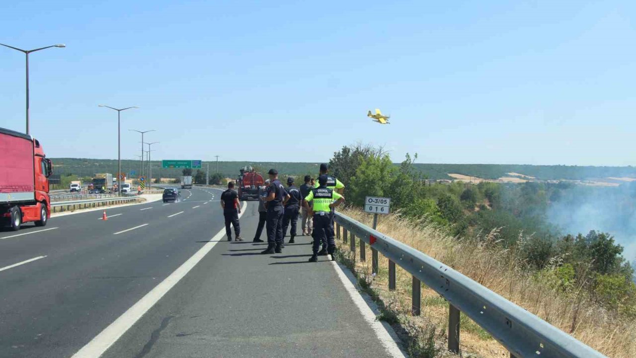 Kırklareli’nde Çıkan Yangın Söndürüldü: Ulaşıma Kapanan Otoyol Açıldı