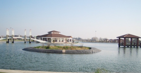 Karacabey Belediyesi’nden kapalı yüzme havuzuna makyaj