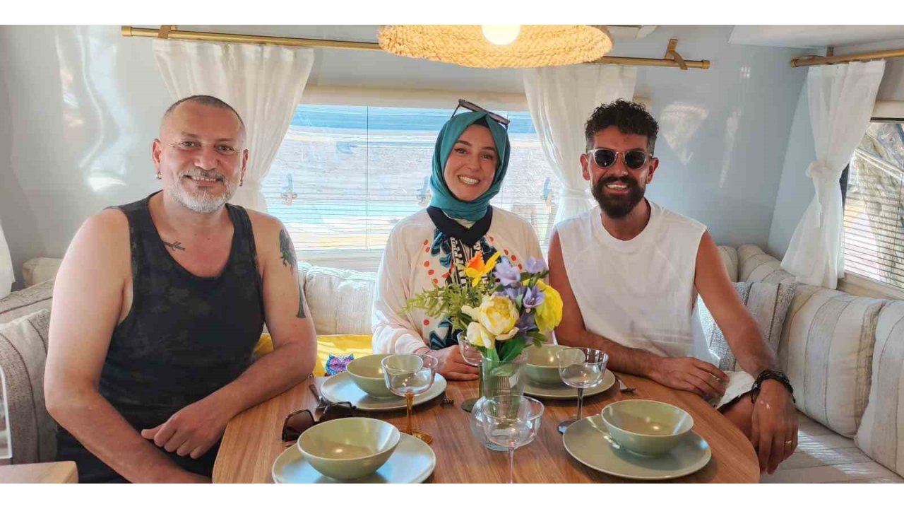 İki Ünlü İsmin Karavan Rekabeti