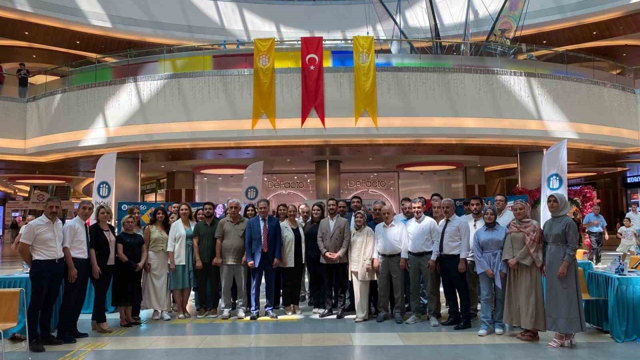 İnönü Üniversitesi Tercih Ve Tanıtım Günleri Malatyapark Avm’de Başladı