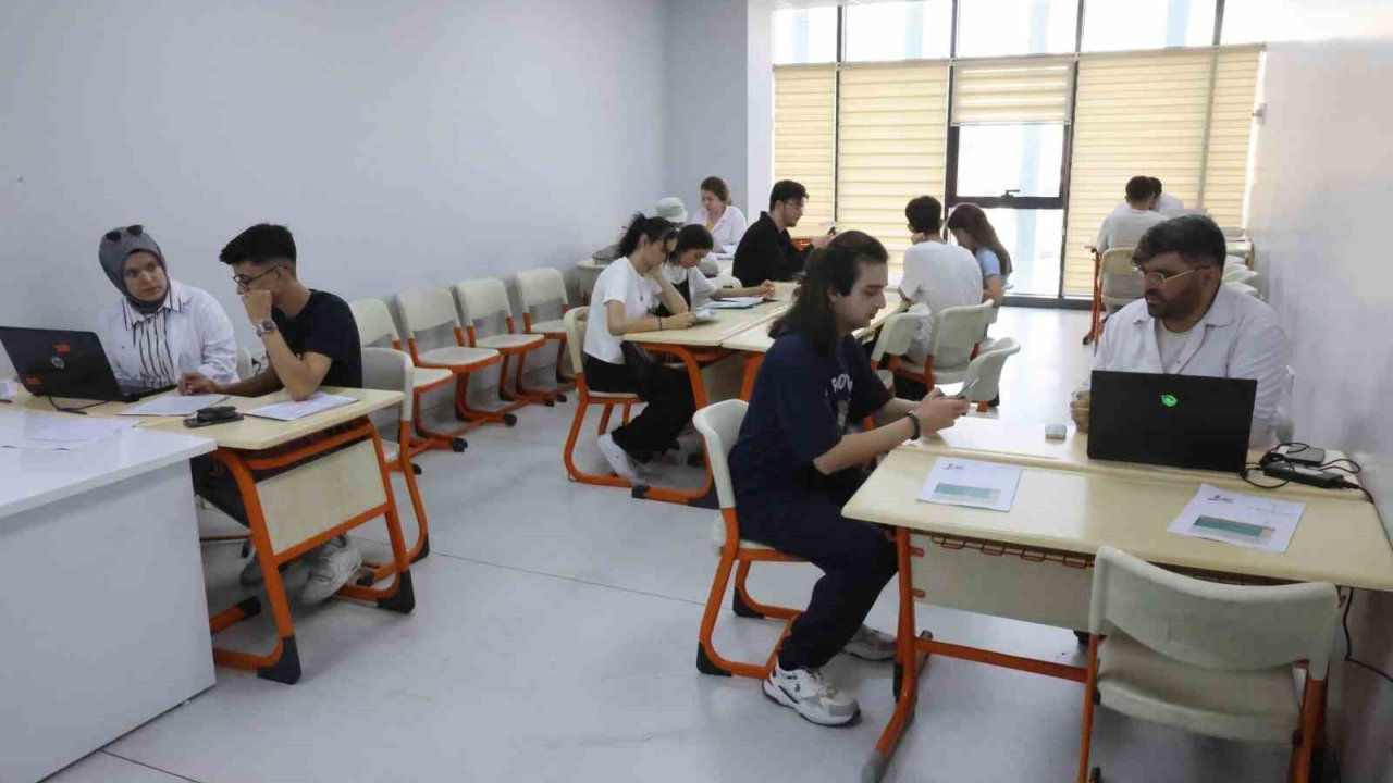 Öğrenciler En Doğru Tercihi Uzman Eğitimcilerle Birlikte Veriyor