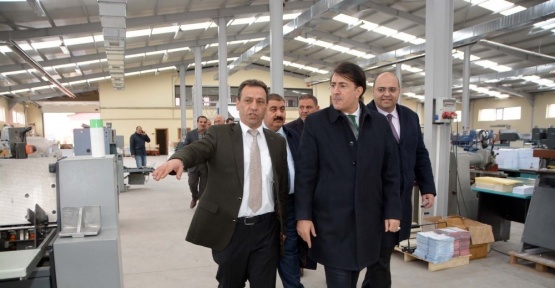 Milletvekili İbrahim Aydemir, Zafer Ofset Baskı Tesislerini gezdi
