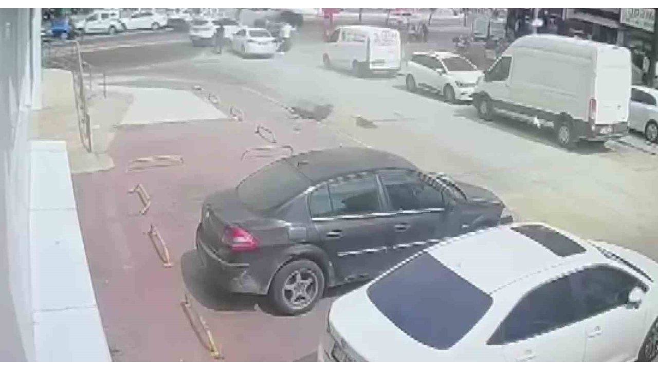 Adana’da Film Gibi Uyuşturucu Operasyonu: Kaçarken Polis Aracına Çarptı