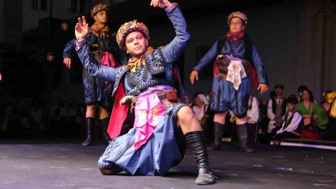 Menteşe 1. Uluslararası Halk Dansları Şenliği Başladı