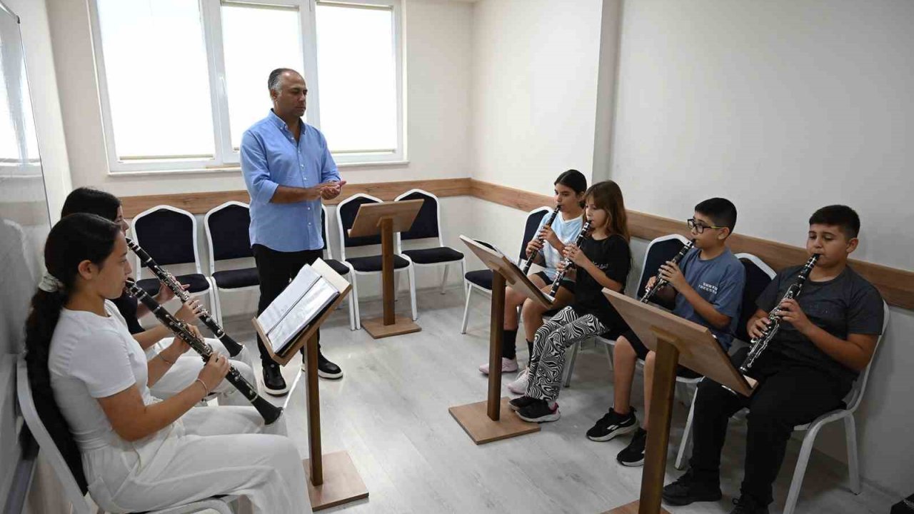 Kemer’de Ücretsiz Yaz Kursları İlgi Görüyor