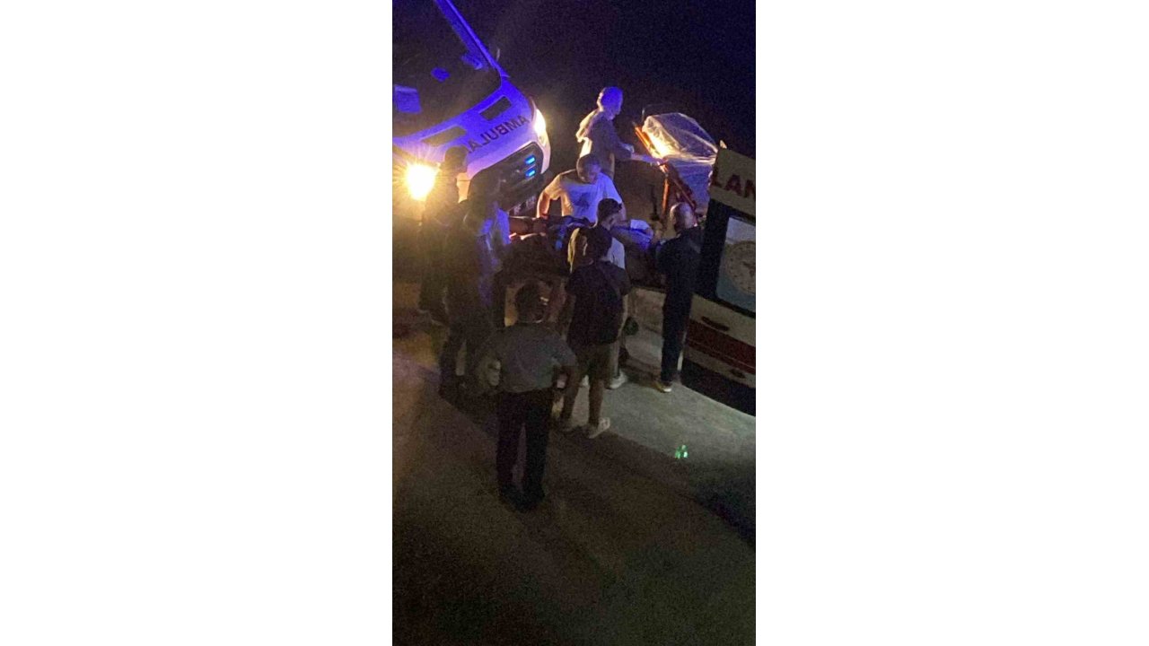 Yalova’da Çöp Kamyonu Minibüsle Çarpıştı: 2 Yaralı