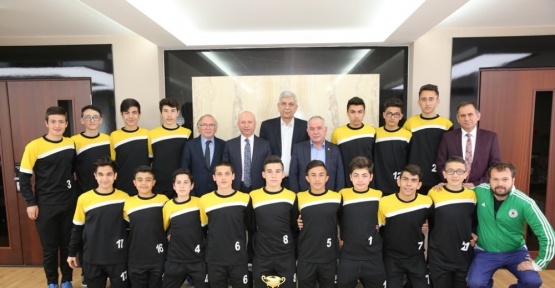 Kayseri şampiyonu Başkan Çolakbayrakdar’ı ziyaret etti