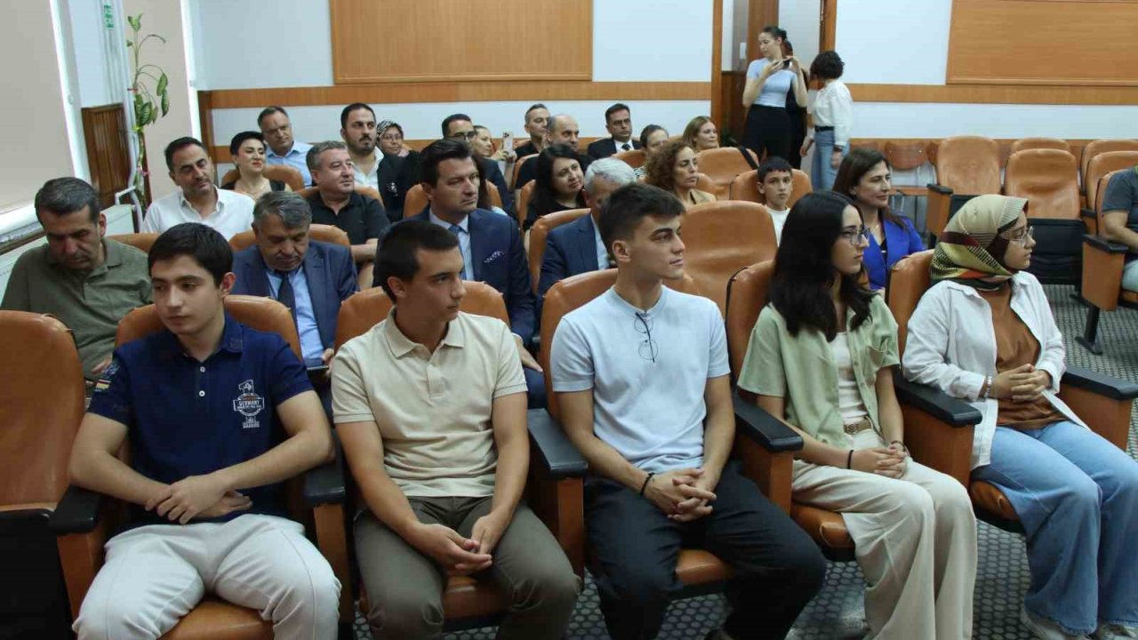 Kırklareli’nde Yks’de Dereceye Giren Öğrencilere Başarı Belgesi Verildi