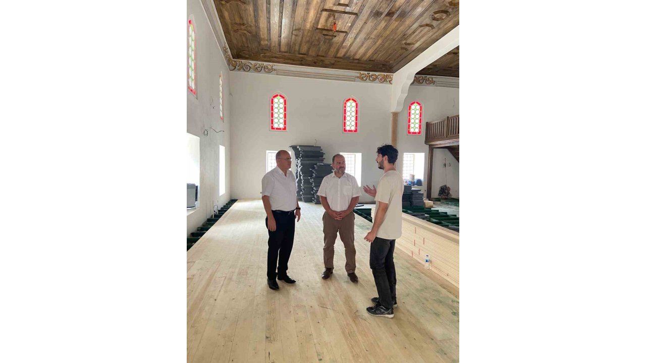 Muradiye Camii’nde Restorasyon Çalışmaları Sürüyor