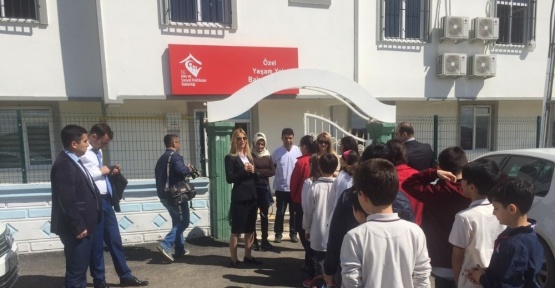 Öğrencilerin ziyaretiyle yüzleri güldü