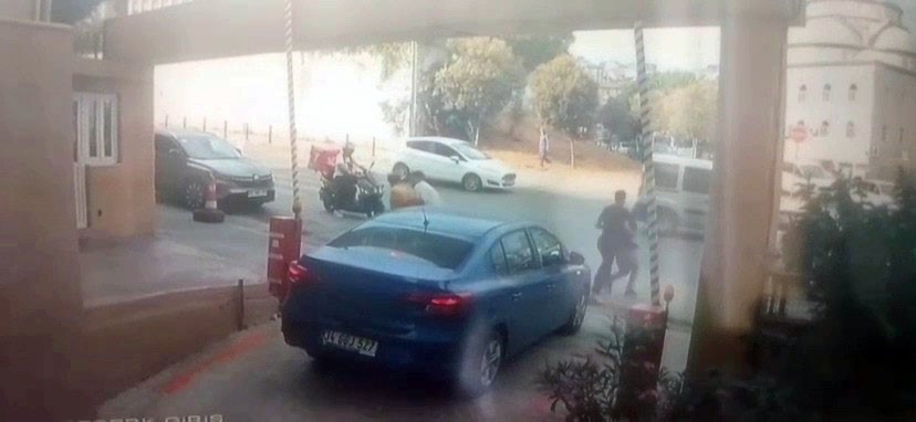 Pendik’te Sokak Ortasında Kavga: Kadın Bıçakla Saldırdı