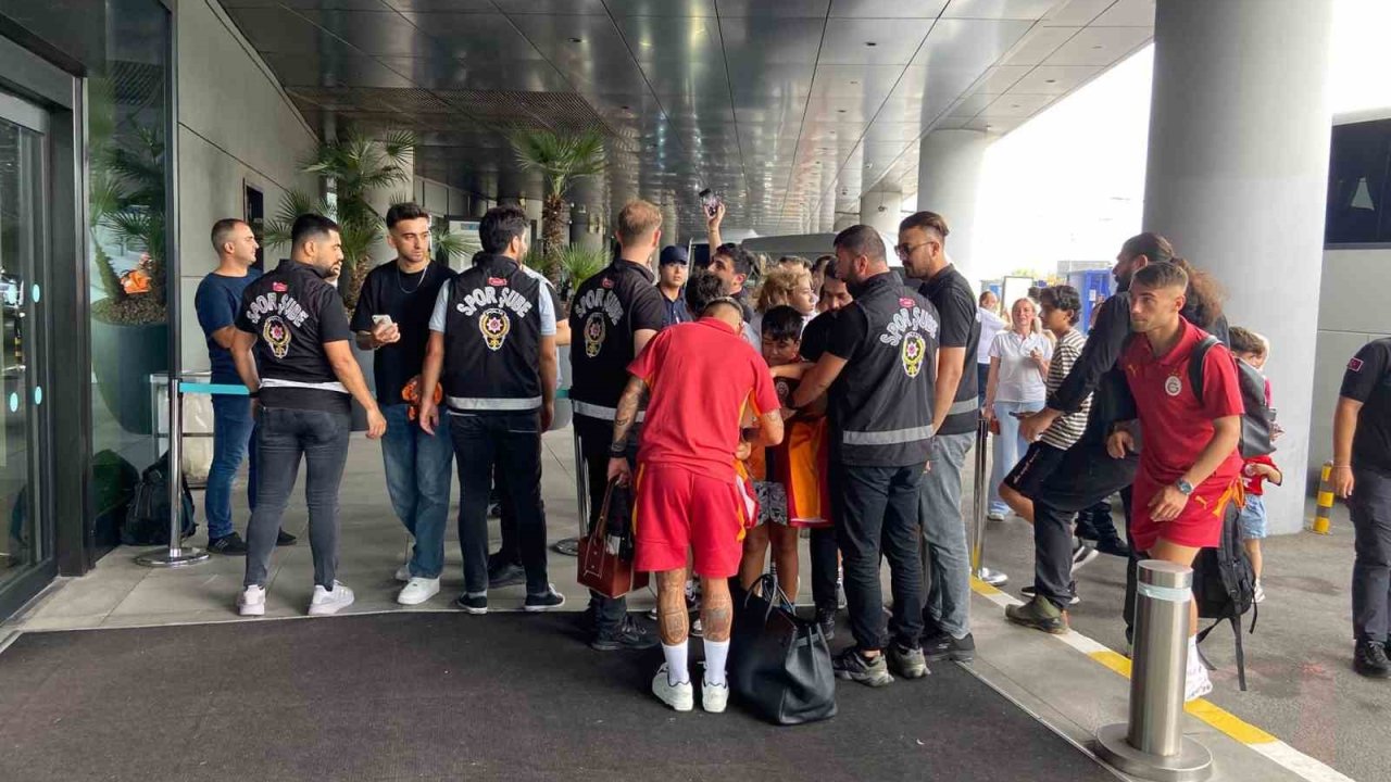 Galatasaray, Ligin Açılış Maçı İçin Gaziantep’e Gitti