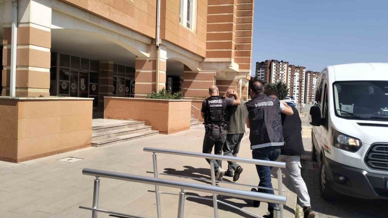 Kastamonu’da 3 Milyon Tl Değerinde Kannabinoid Ham Maddesi Ele Geçirildi: 2 Tutuklama