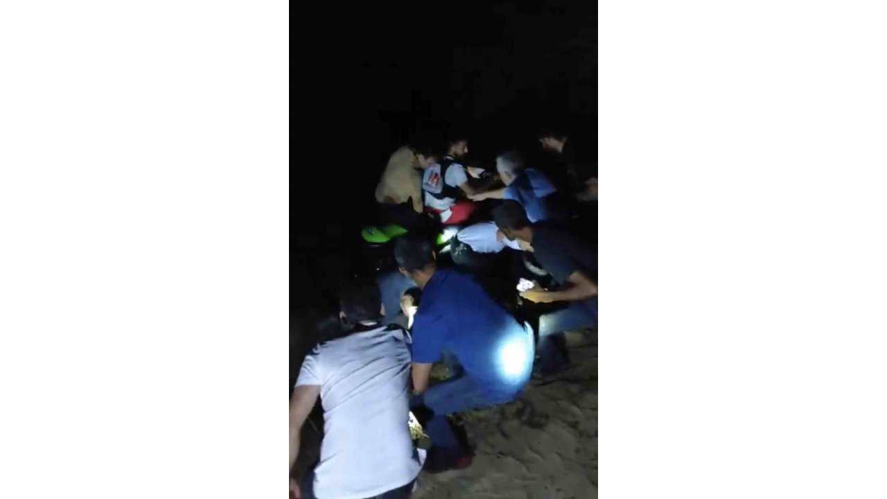 Nehirde Mahsur Kalan 5 Kişi Kurtarıldı