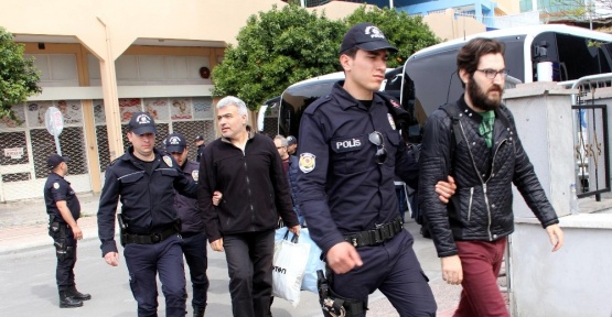 Mersin’de ’Bylock’çu 17 polis adliyeye sevk edildi