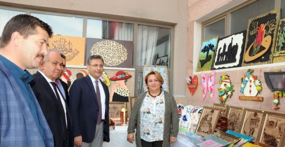 Erdemli Huzurevi sakinlerinden elişi sergisi