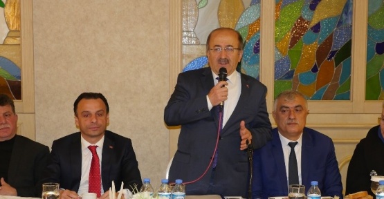 Başkan Gümrükçüoğlu, Maçka’da mahalle muhtarları ile buluştu