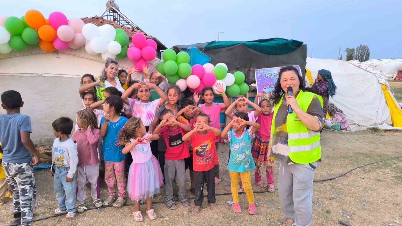 Hayırseverler Çadır Kentte Kalan Çocukları Sevindirdi