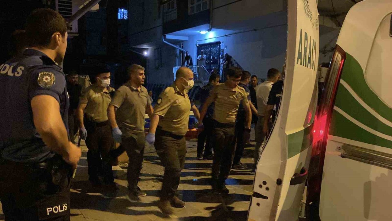 Eşini Tabancayla Öldüren Koca, Aynı Silahla İntihar Etti