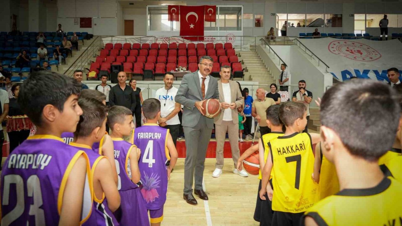 Potanın Genç Yıldızları Madalyalarını Vali Çelik’ten Aldı