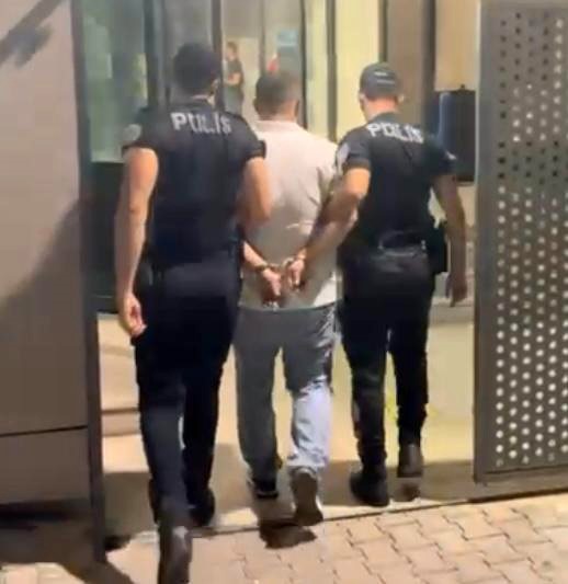 İzmir’de 12 Yıl Hapis Cezasıyla Aranan Şahıs Yakalandı