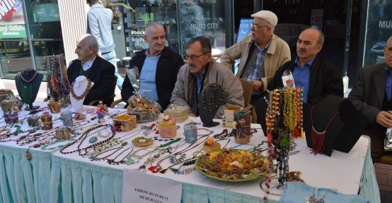 Edirne’de huzurevi sakinlerinin sergisi beğeni topladı